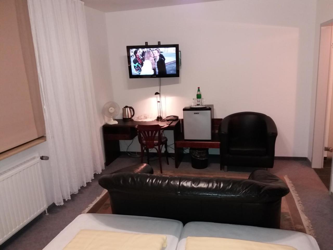 Hotel Aris 萨尔斯塔特 外观 照片