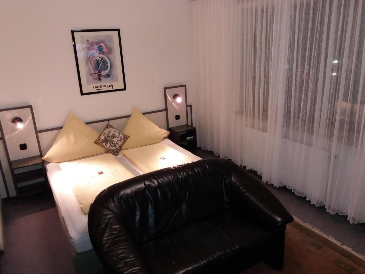 Hotel Aris 萨尔斯塔特 外观 照片