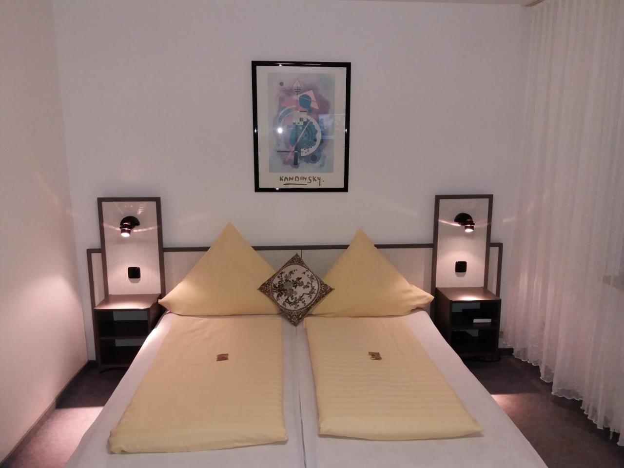 Hotel Aris 萨尔斯塔特 外观 照片
