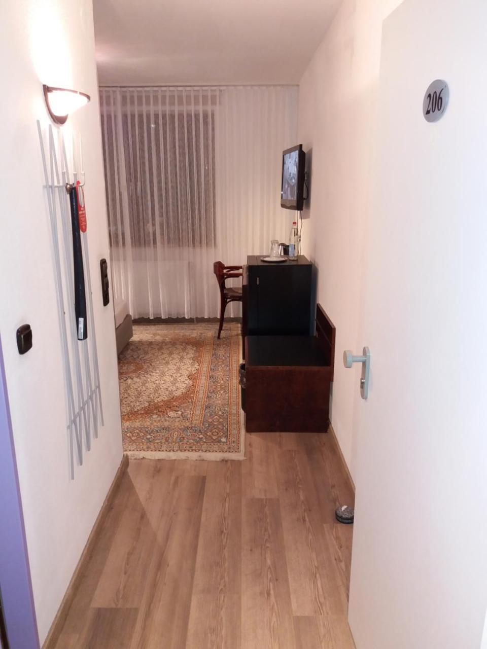 Hotel Aris 萨尔斯塔特 外观 照片