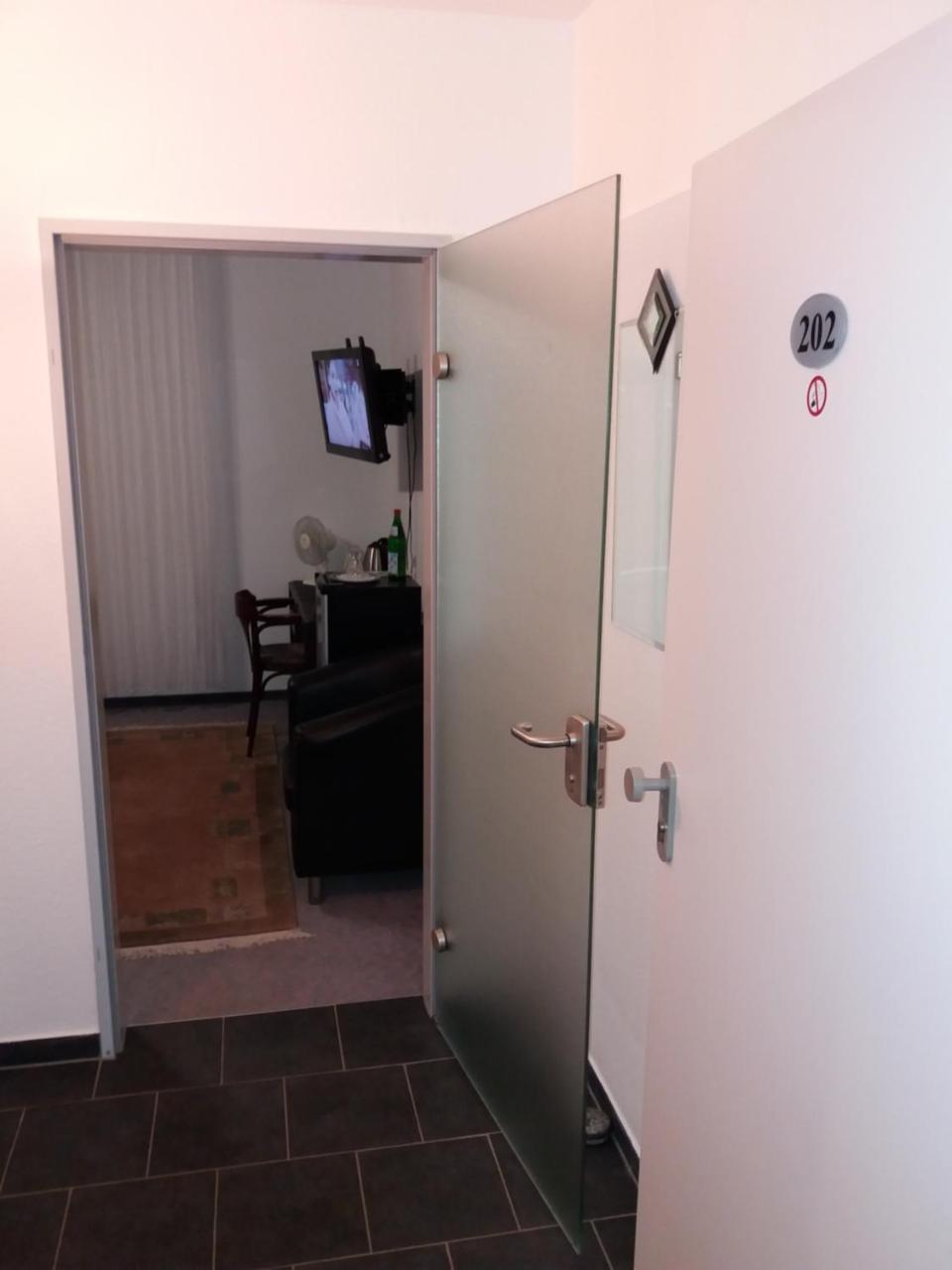 Hotel Aris 萨尔斯塔特 外观 照片