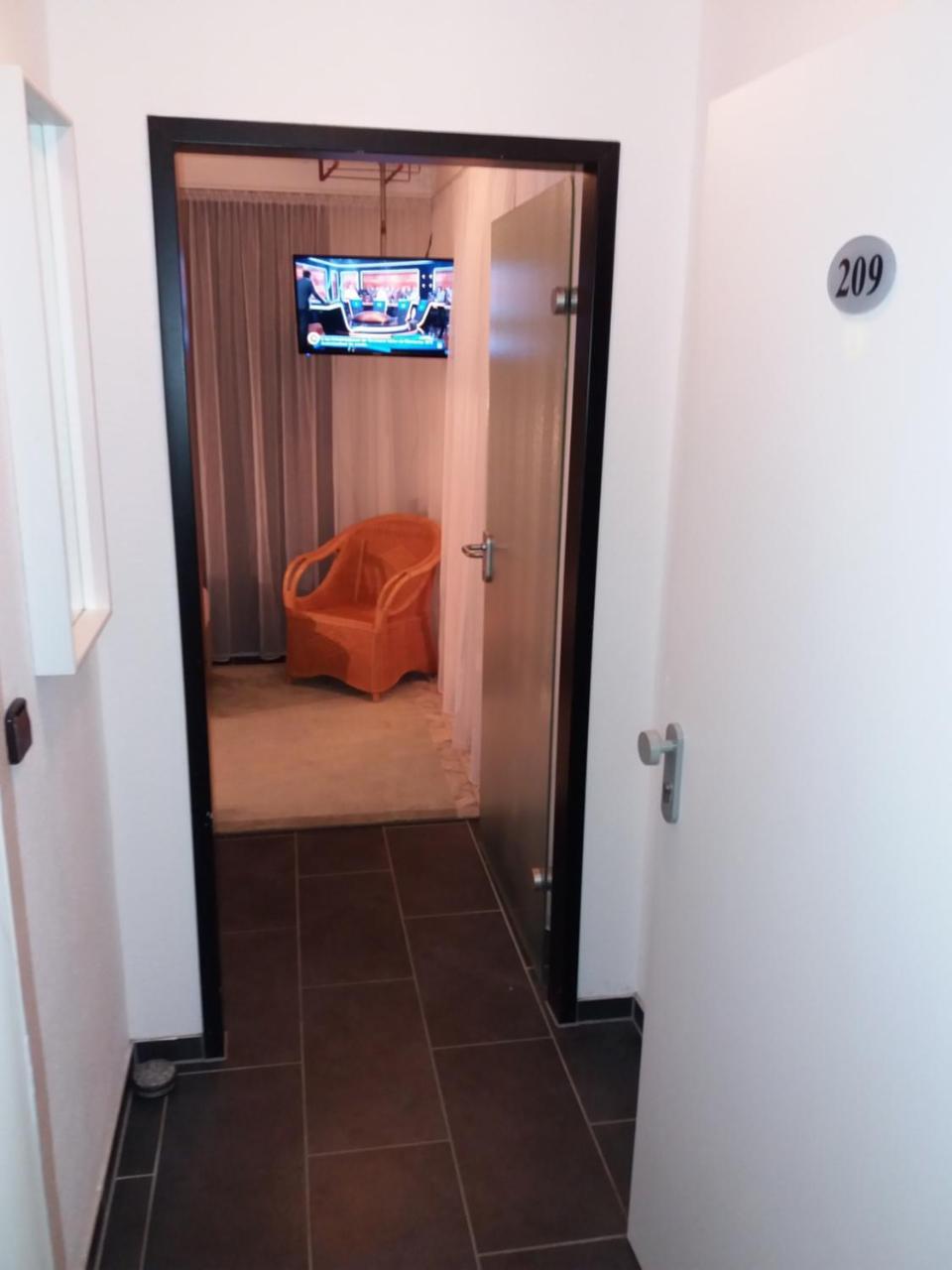 Hotel Aris 萨尔斯塔特 外观 照片